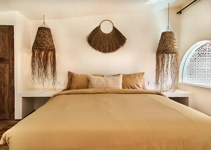 Gorgeous Mediterranean Style 2 Bed, Pick!