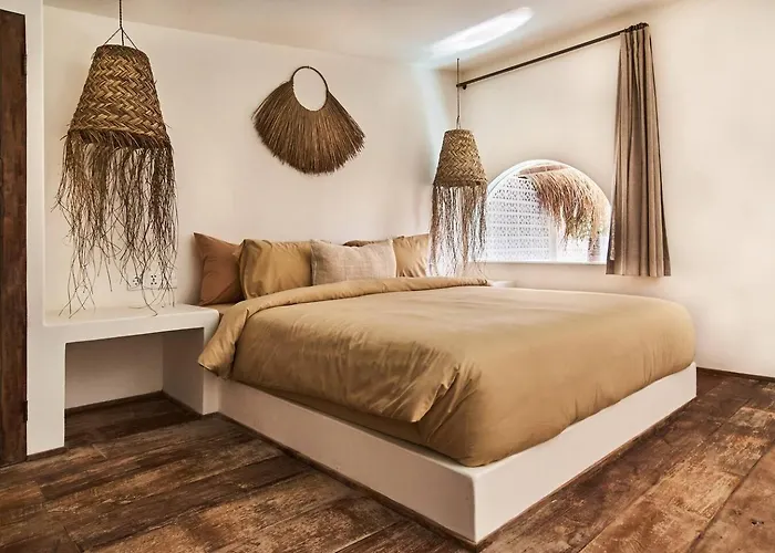 Gorgeous Mediterranean Style 2 Bed, Pick! *